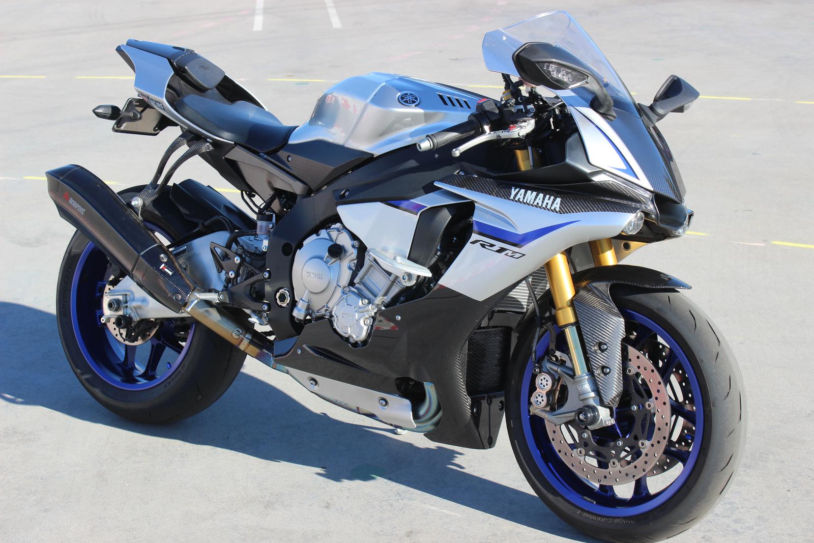 Р 1 8. Yamaha YZF-m1. Yamaha YZF r1 2023. Yamaha YZF-r1 325. Yamaha YZF-r1 200.